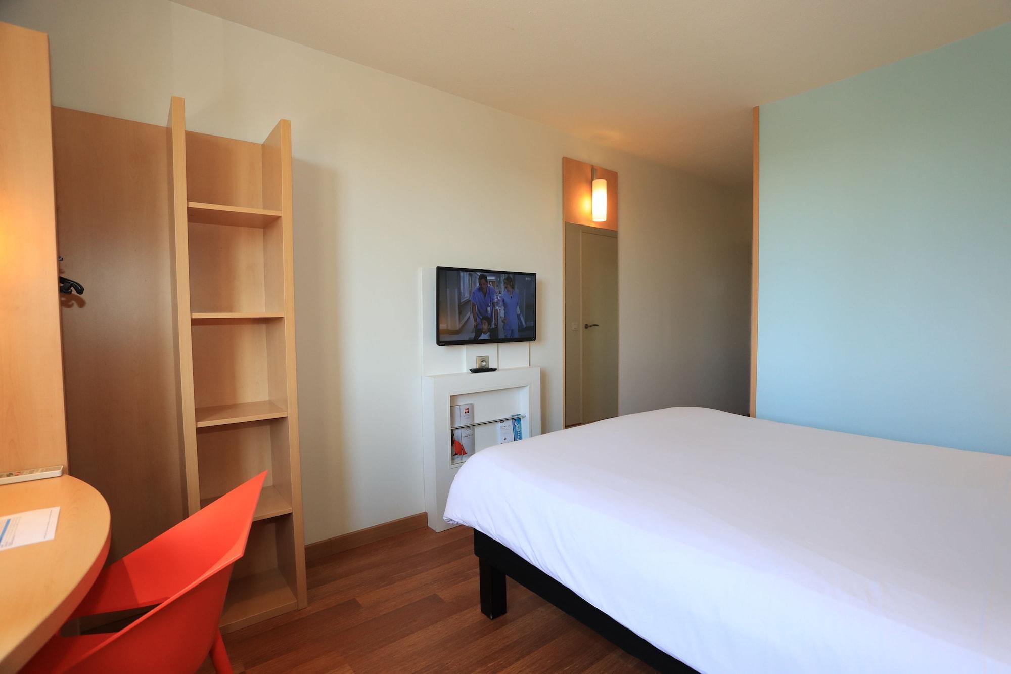 Ibis Aurillac Exterior foto